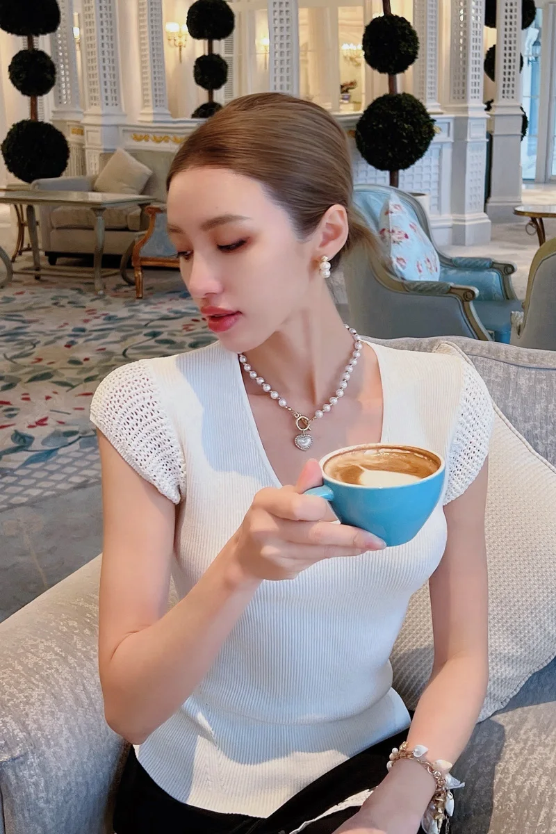 2026 Summer French Chic Women V-Neck Hollow Out Short Sleeve Knit Top 2026 Summer Slim Fit Elegant Base Tee DM3BJS002