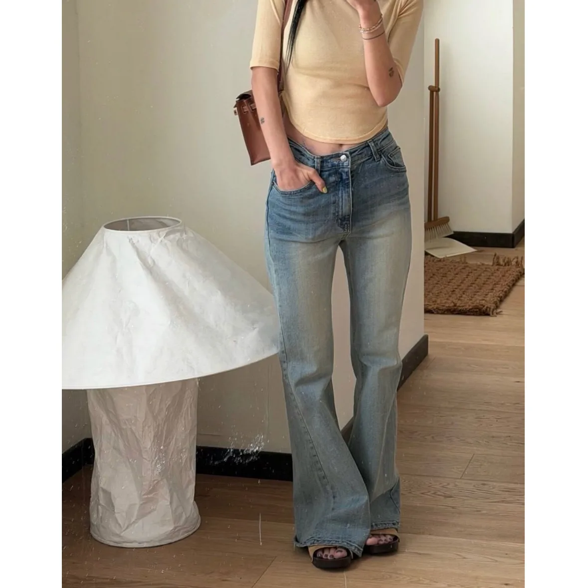

2026 Spring New Style Korean Chic Casual Washed Denim Jeans Women's High Waist Cotton Micro Flared Jeans Spring Fashion