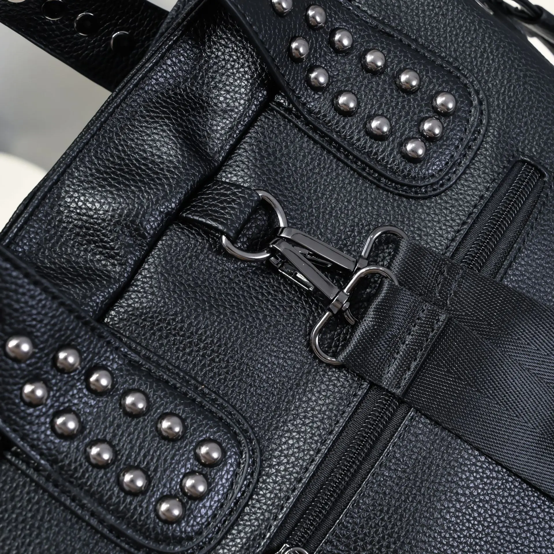 Gothic Style Tote Bag for Women Steampunk Studded Handbag Trendy Top Handle Crossbody Shoulder Bag Rivet Backpack Large Capacity