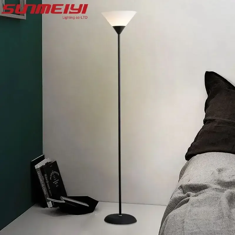 الشمال الحد الأدنى والعصرية مصباح أرضي E27 غرفة المعيشة غرفة نوم دراسة السرير الحديثة متعددة الوظائف LED مصباح عمودي