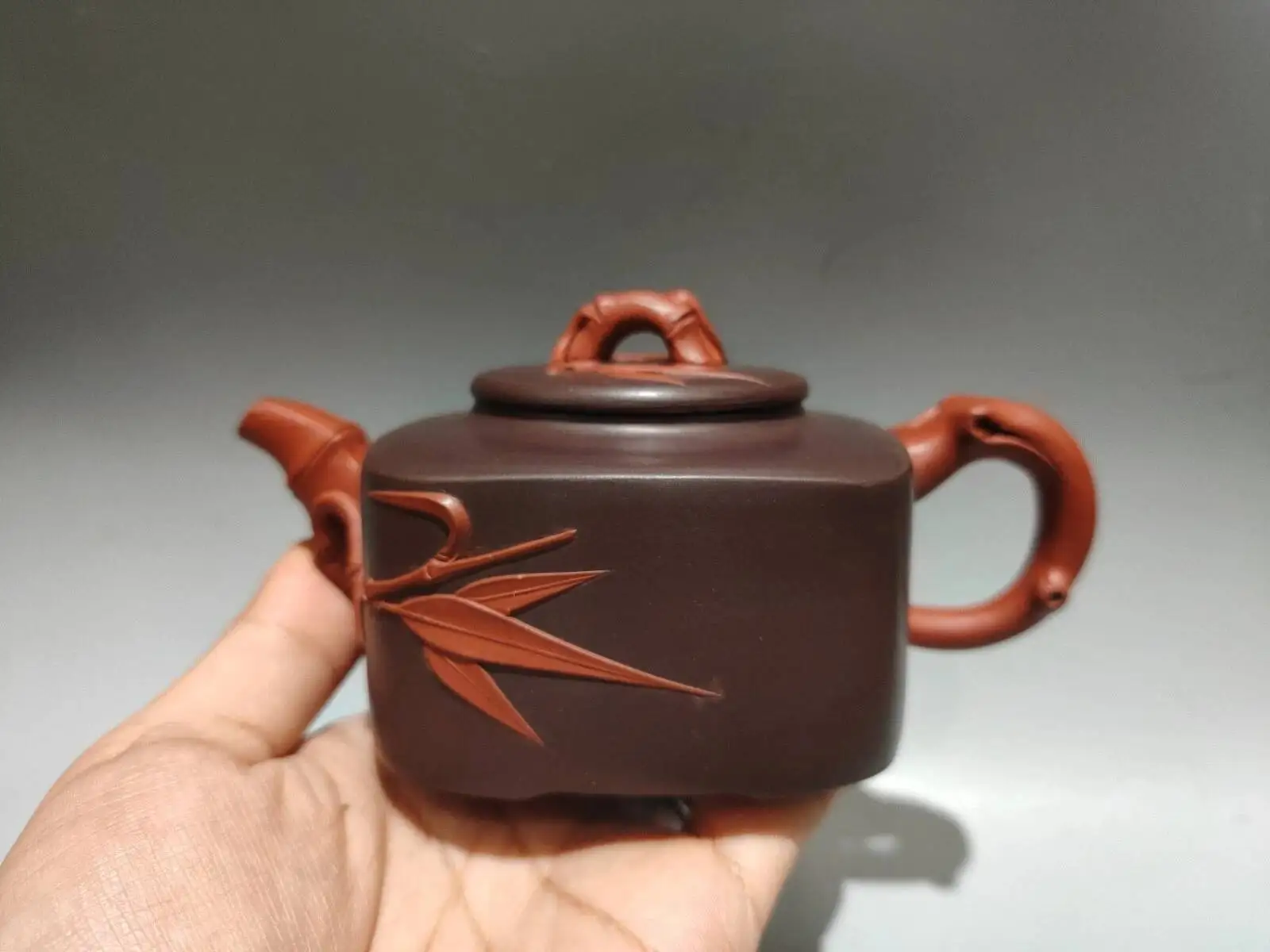 China Yi Xing Zisha Clay Handmade Exquisite Official Teapot