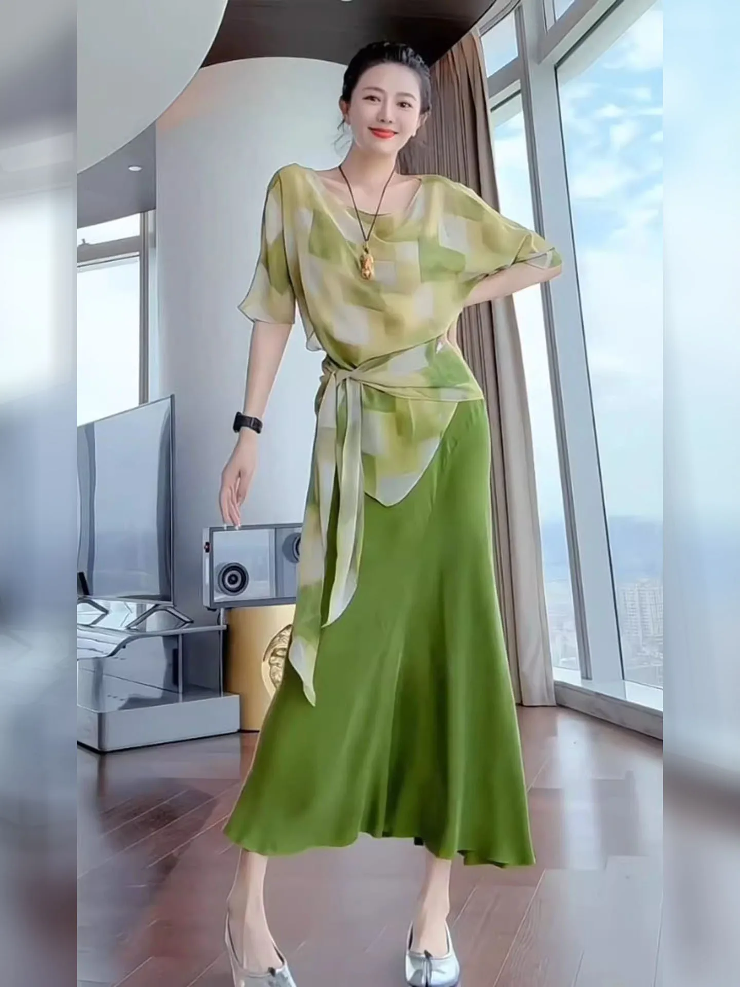 

Потрясающий летний комплект одежды, женский красивый атласный комплект с юбкой, важный восьмиугольный комплект из двух предметов Dr