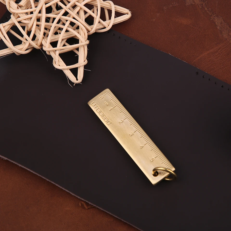 Fniiva 1Pc 6cm Copper Straight Ruler Measuring Tool Mini Metal Ruler Bookmark with Simple Keychain Pendant for Office School