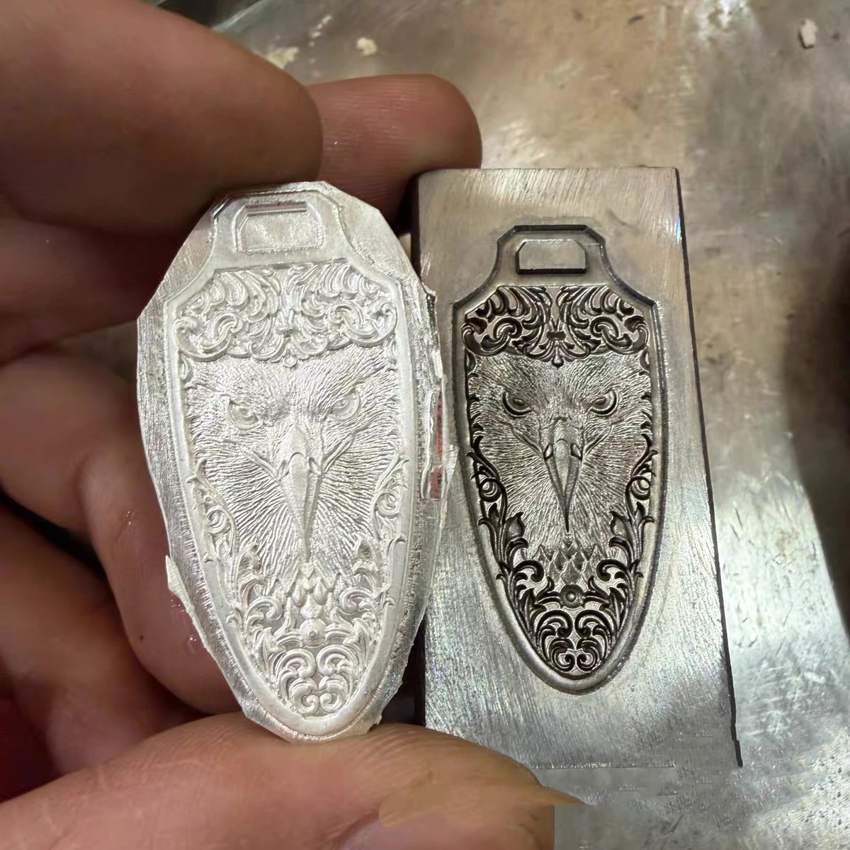 

Bald Eagle Pattern 3D Metal Embossing Die Stamping Mold Jewelry Marking Stamps Steel Punching Punch Copper Silver Gold Carving
