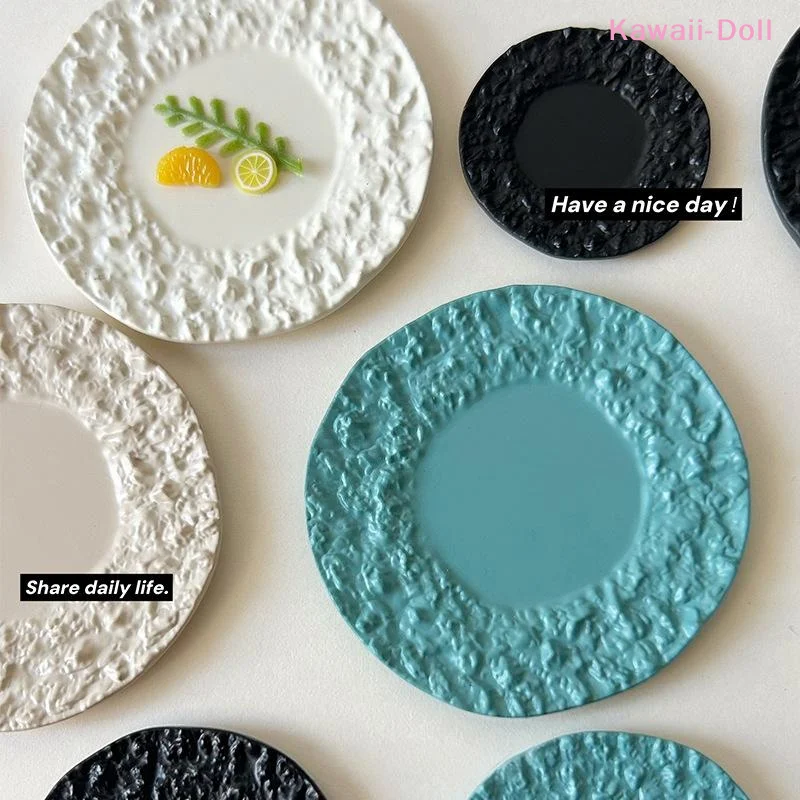 

3Pcs Miniature Dollhouse Mini Dessert Round Dish Rock Pattern Steak Plate Dinner Kitchen Food Scene Decoration Doll Accessories