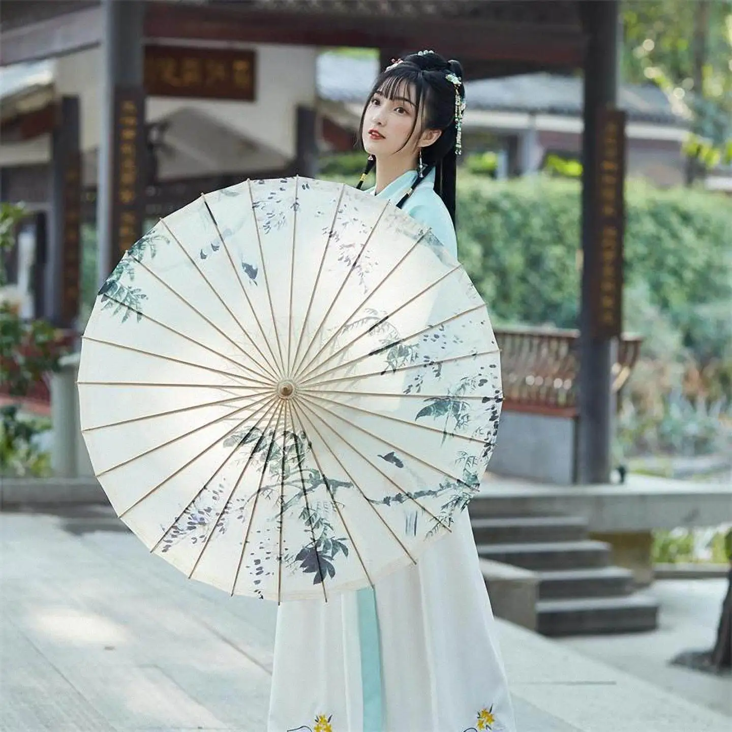 Handmade oil paper umbrellas, sunny and rainy dance props, Hanfu catwalks, Chinese style ancient umbrellas