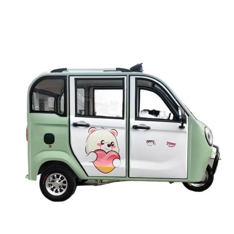 Fully enclosed electric tricycle double-row large space adult elderly transportation battery car
