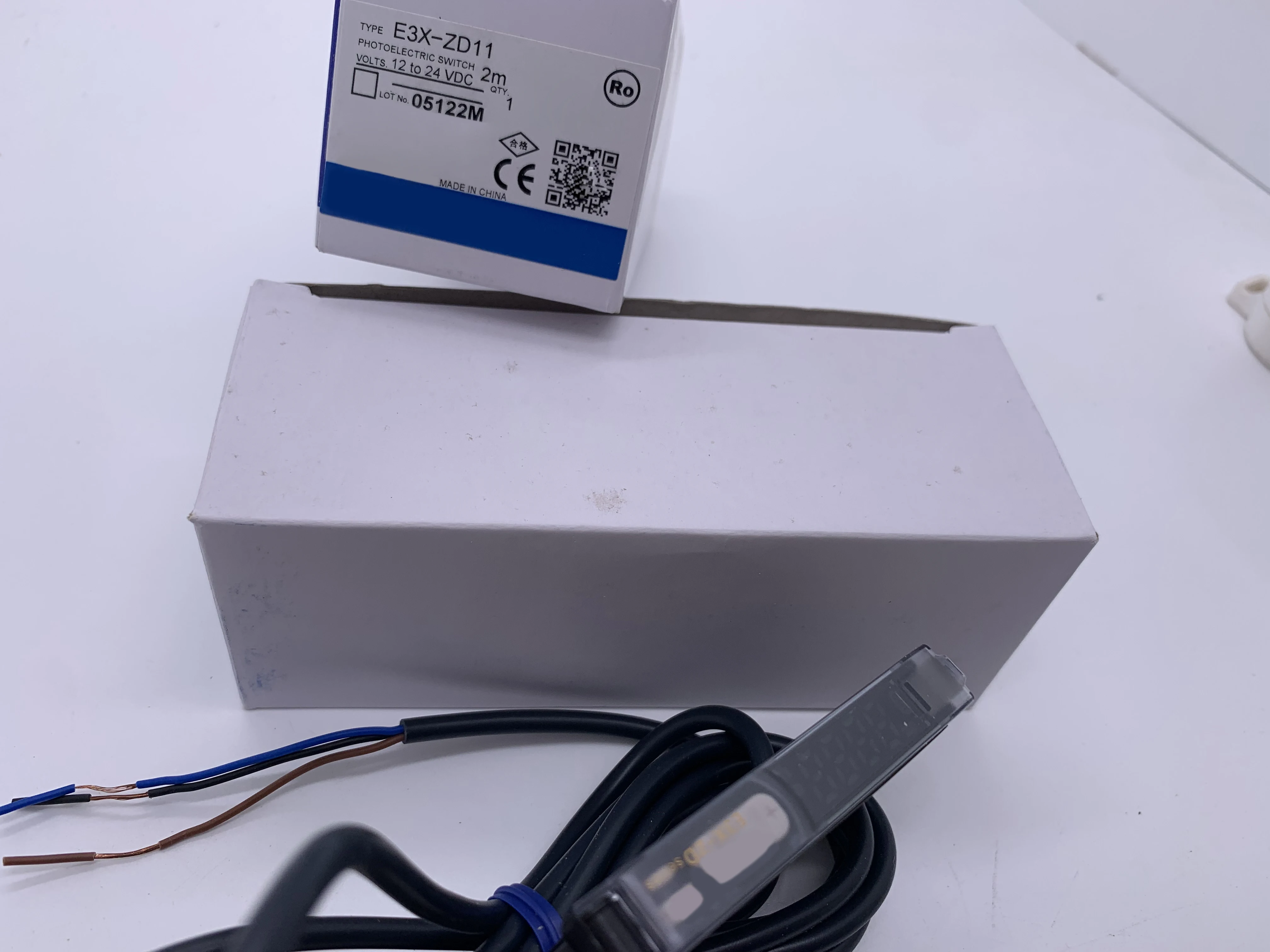 

New Photoelectric Switch Sensor in Stock E3X-NA11/E3X-ZD11/HD10/NA41/ZD41/DA11-S/DA21 Reliable Gold Seller One-year Warranty