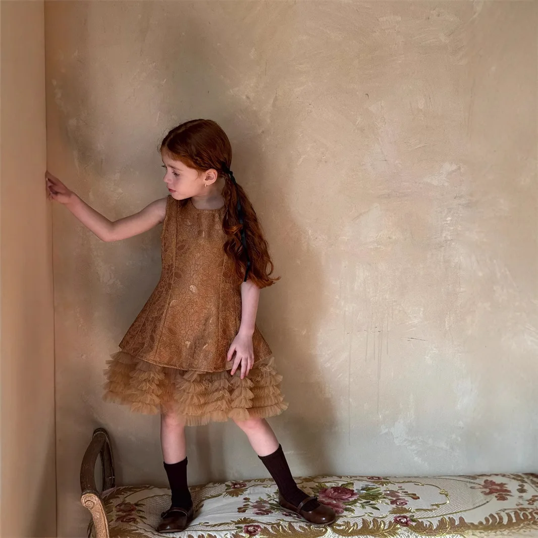 فستان سهل الارتداء لربيع وصيف 2025، فستان جديد بلون سادة بدون أكمام من الدانتيل، ملابس أطفال بنات