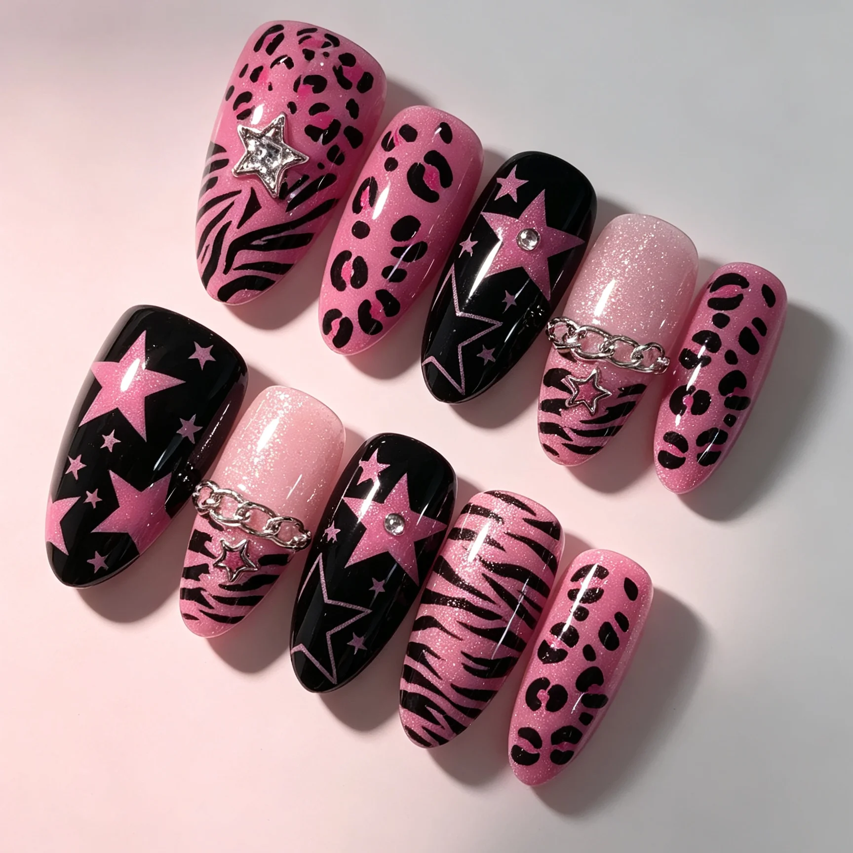 10 hand pressed almond shaped nails, beautiful fake nails, personalized purple pink leopard print, suitable for women to use