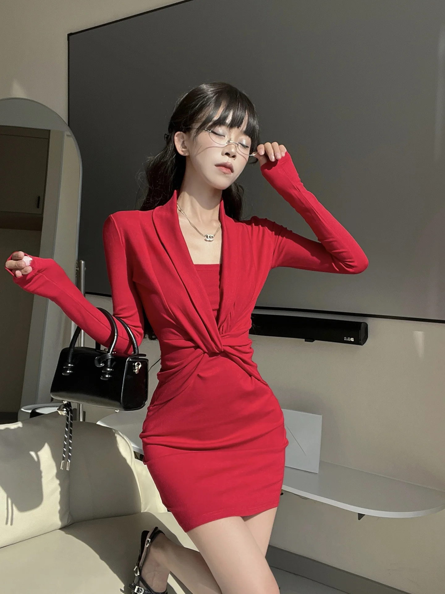 

Женский комплект из двух предметов: топ-бюстье с узлом и облегающая юбка с запахом, весенняя новинка, повседневная одежда