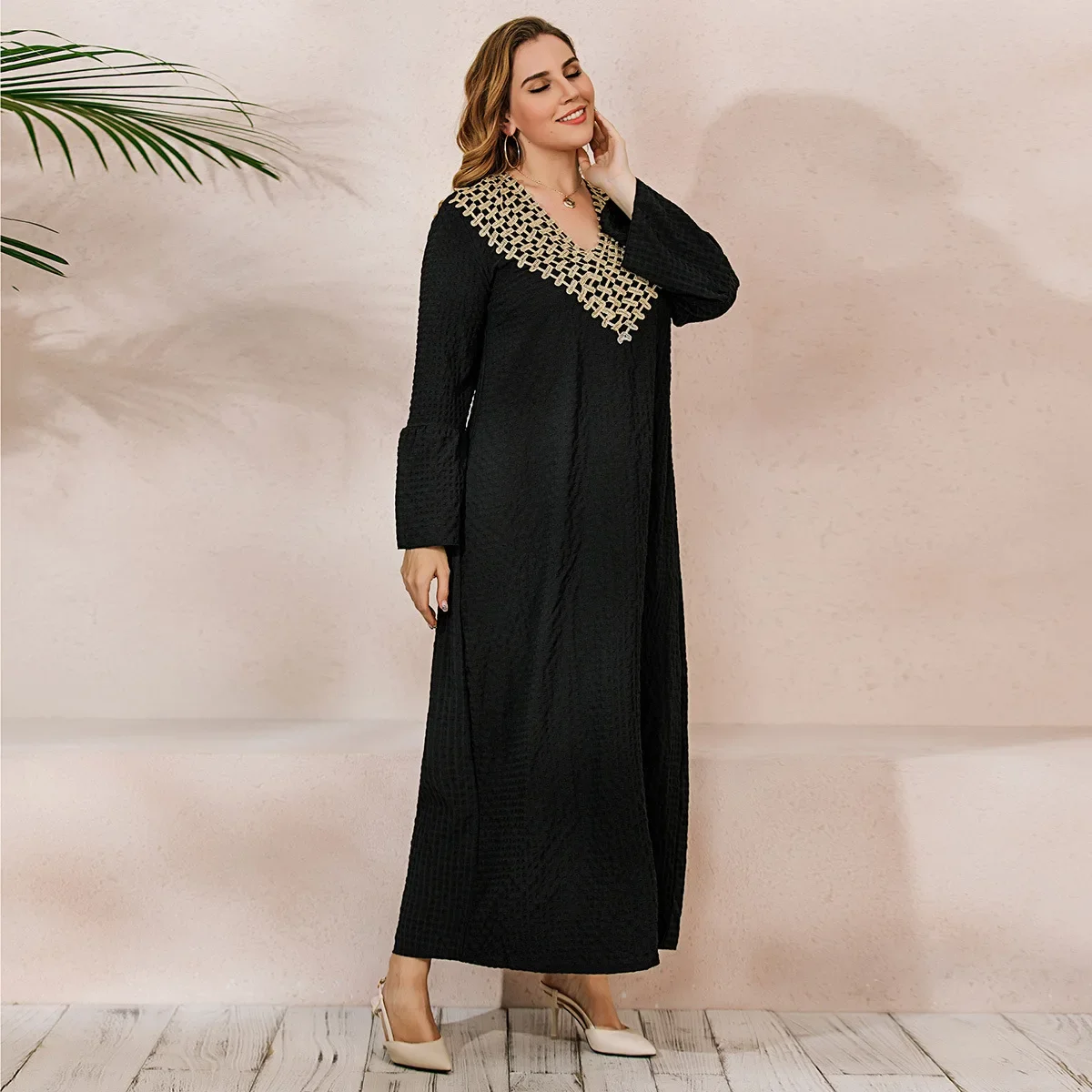 Autumn Winter Robe V-neck Embroidery Abayas for Women Longue Femme Musulmane Women Dubai Abaya Kaftan Turkey Islam Muslim Dress