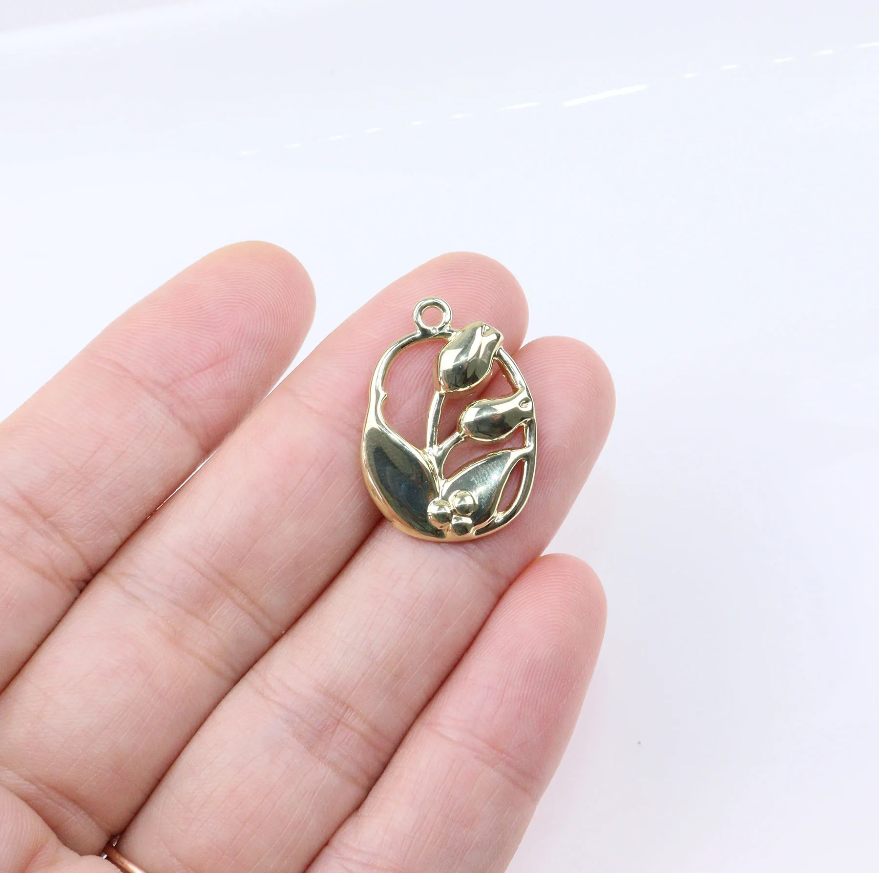 Eruifa 10 個 16*20 ミリメートルフラワーチャームコイン亜鉛合金ファッションネックレス、イヤリングブレスレットジュエリー女性ガール DIY 手作り 2 色