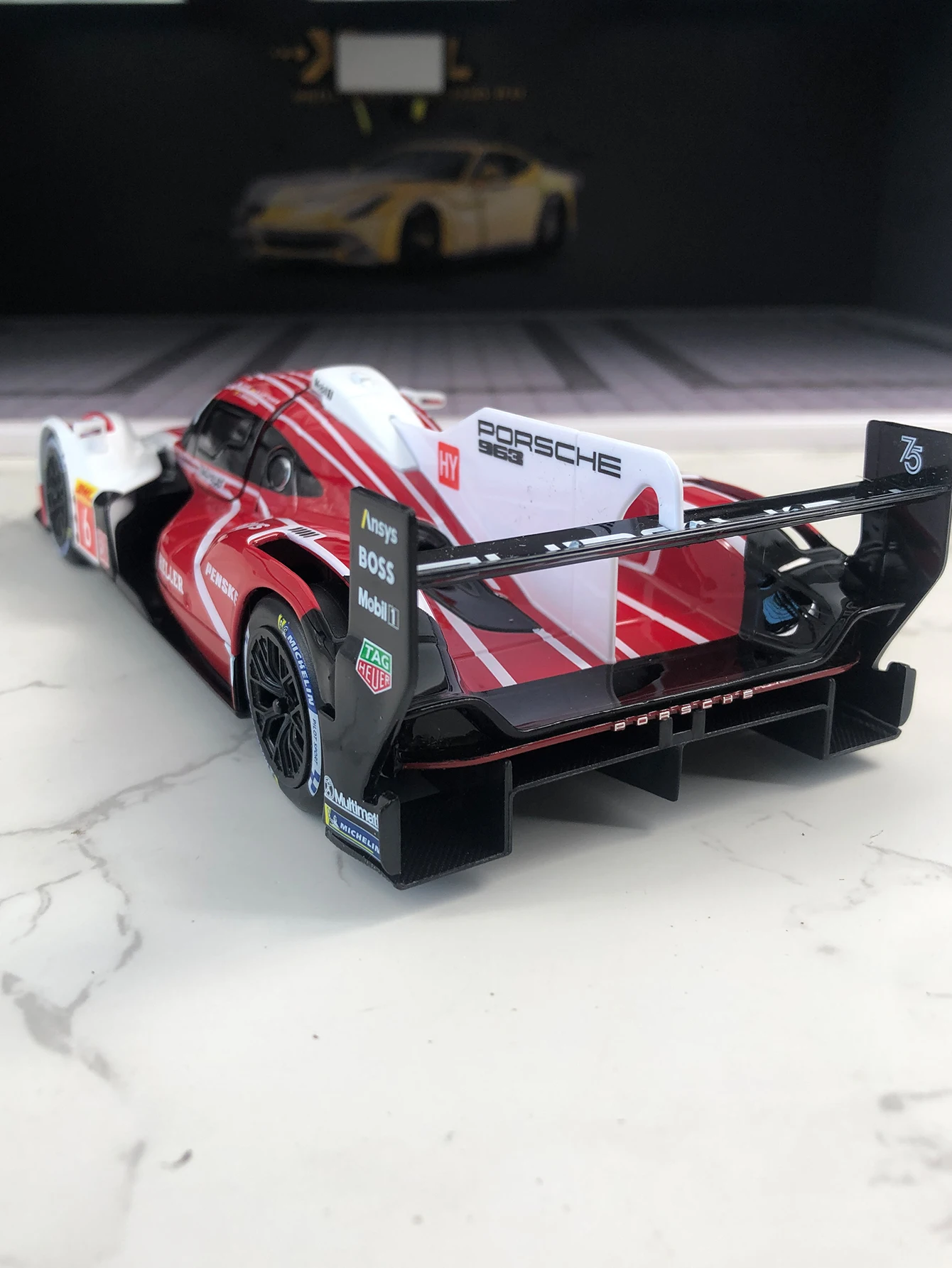 Bburago 1:24 Simulation Zinklegierung Porsche 963 # 6-Modellauto, statisches Ornament, Geschenkauto zum Sammeln aus Metall