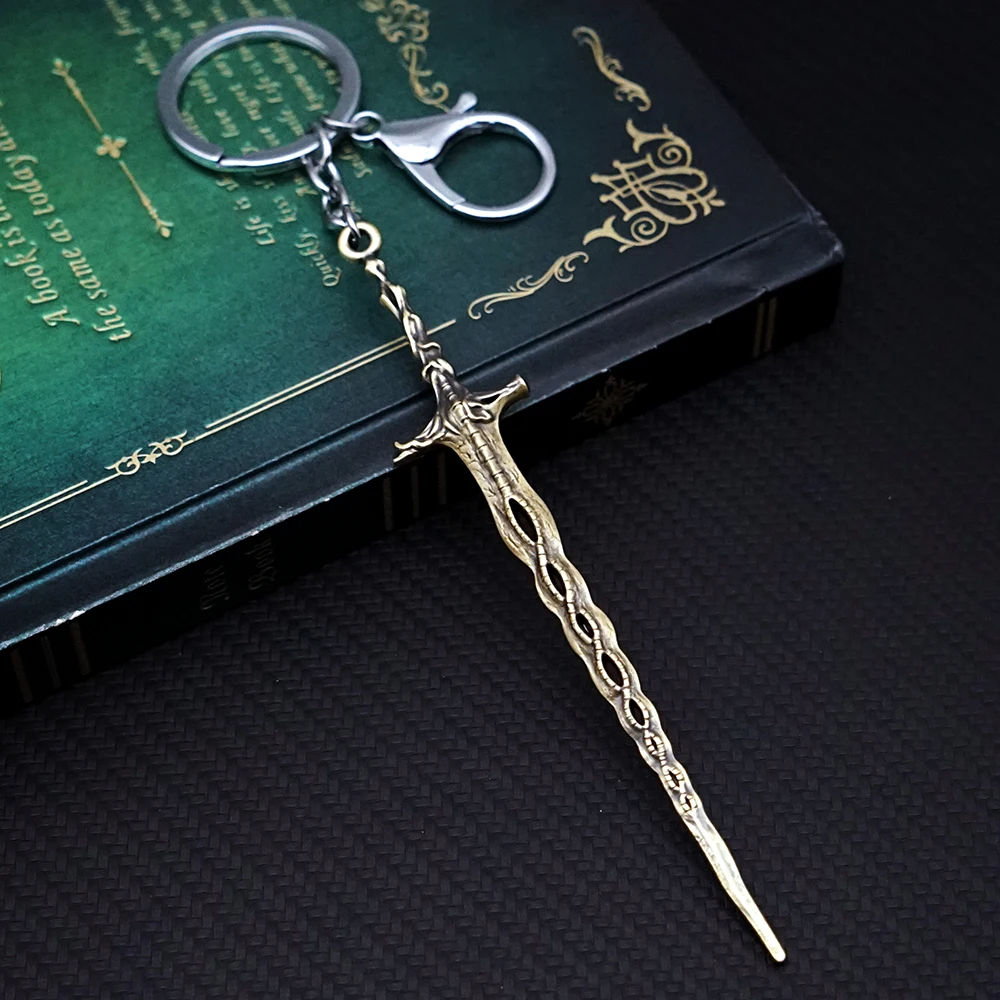 Game Keychain Sacred Relic Sword Key Chain Pendant Keychains for Men Game Accessories Bag Car Key Ring Jewelry Llaveros