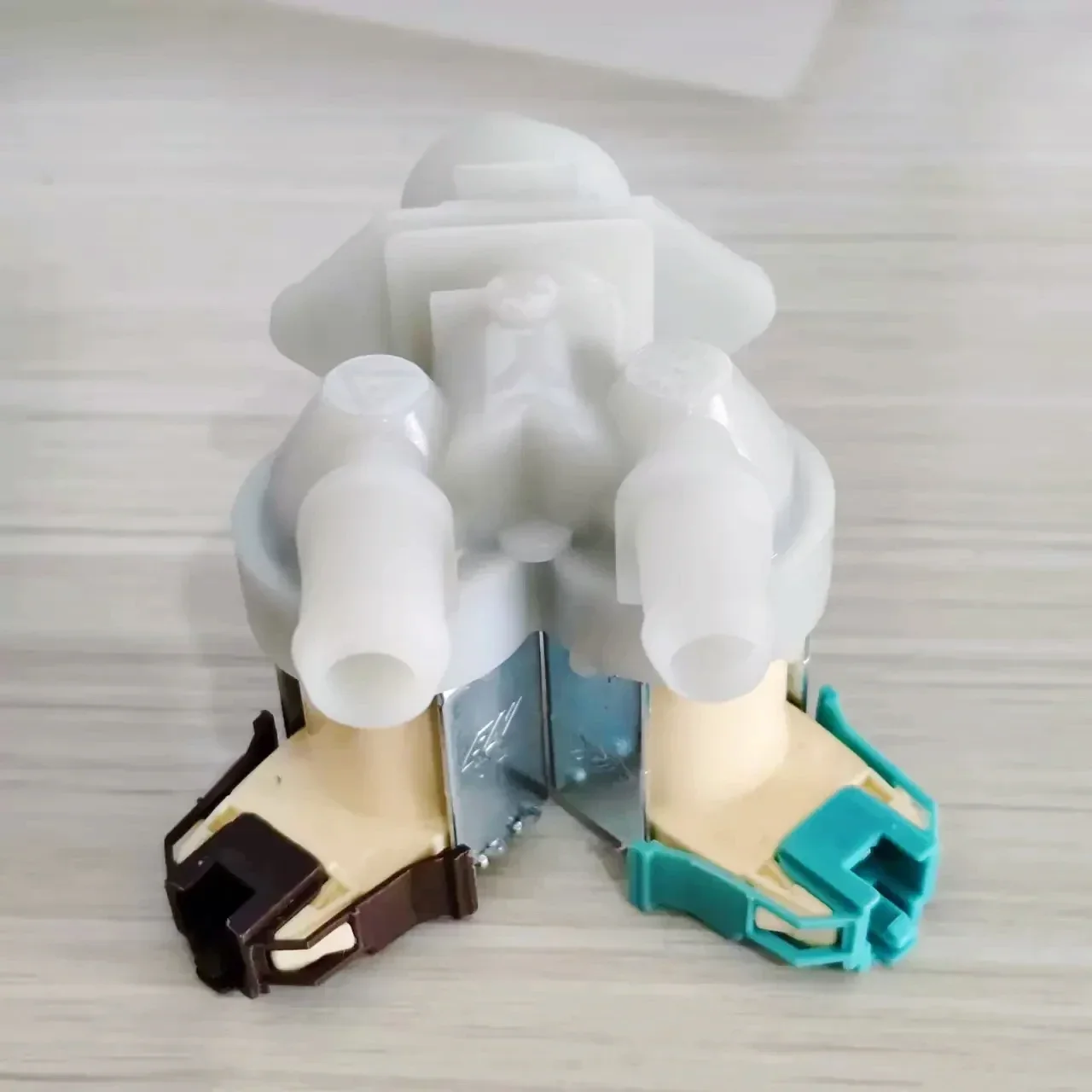 1 pz 33490322   Per elettrovalvola di ingresso acqua per lavatrice a tamburo automatica Electrolux A 00192101