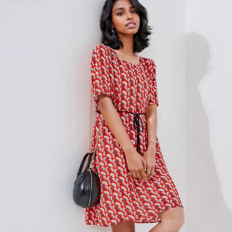 

2025 New Summer Women's Fashion Printed Silk Retro Dress