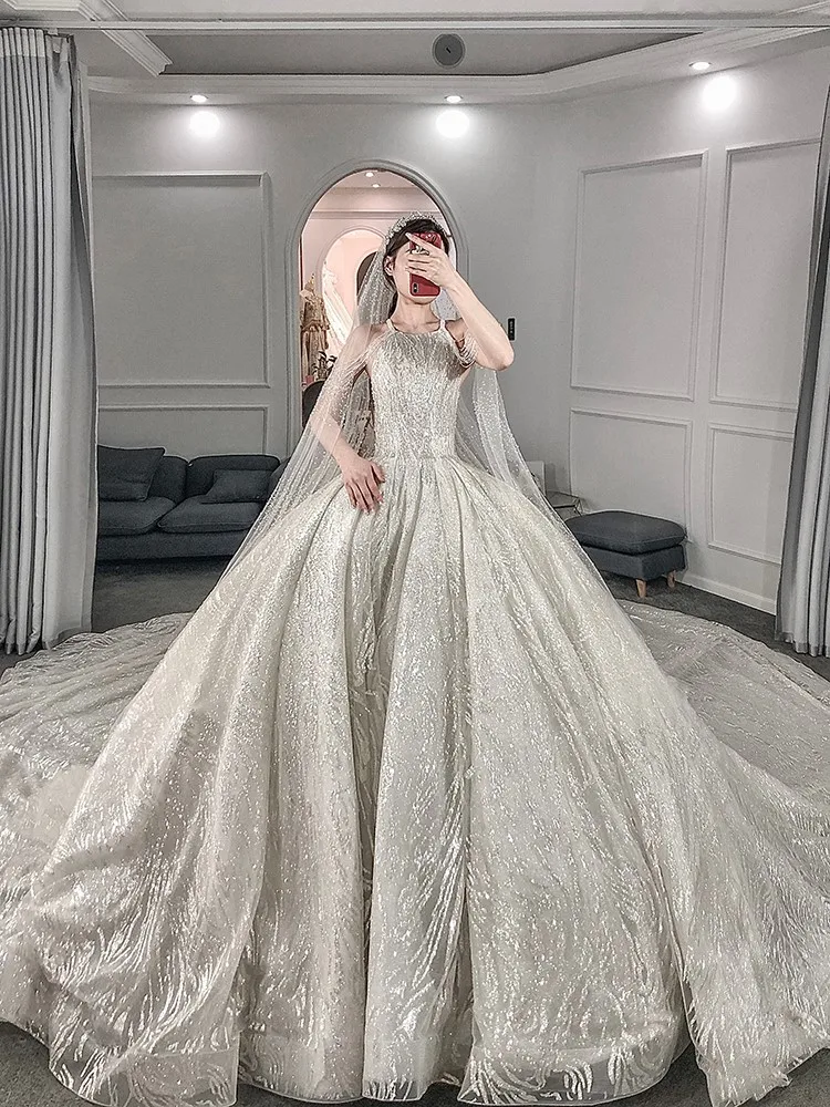 

This is a new style dress with big tail and