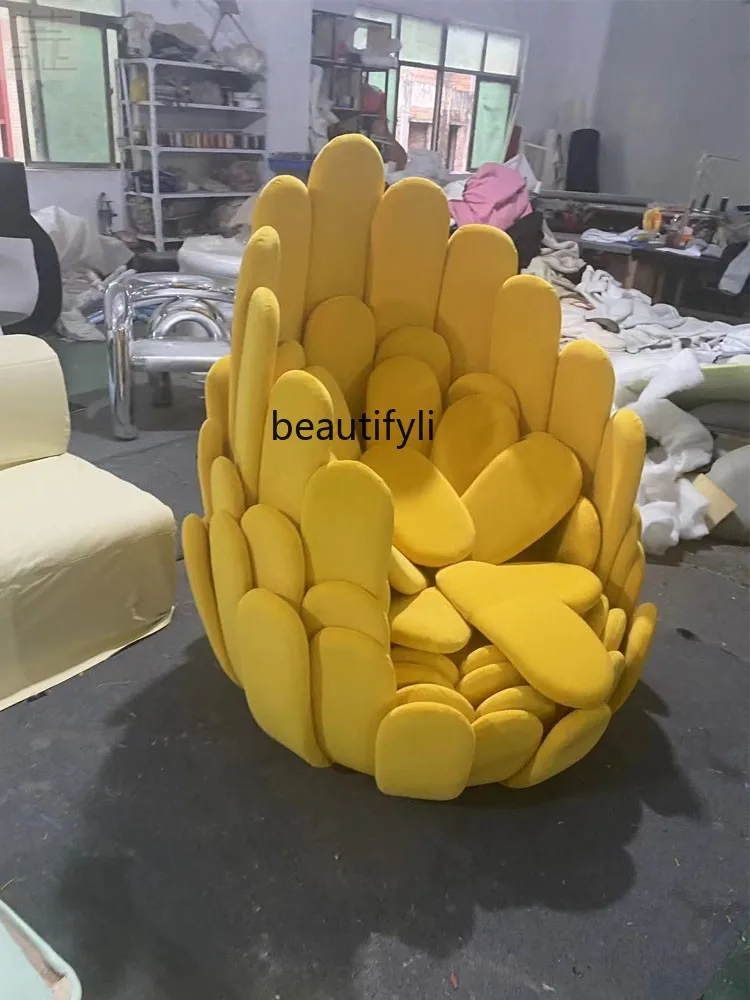 Italian Designer Creative Bird's Nest Couch Modern Minimalist Petal Chair Model Room Recliner