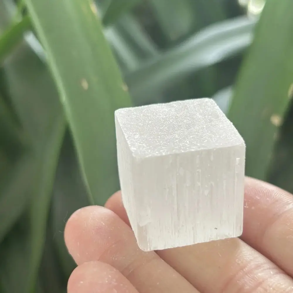 Cube de sélénite blanche naturelle, cristaux de gypse, Reiki, guérison, spécimen minéral sculpté à la main, décoration, 1/3 pièces