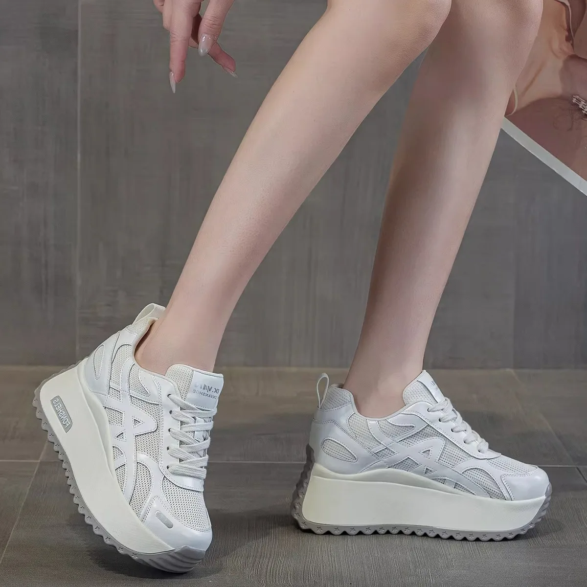 

Women's Fashionable Versatile Breathable Thick Bottomed Genuine Leather Agan Shoes Outdoor Casual Low Top Summer Sports Sneakers