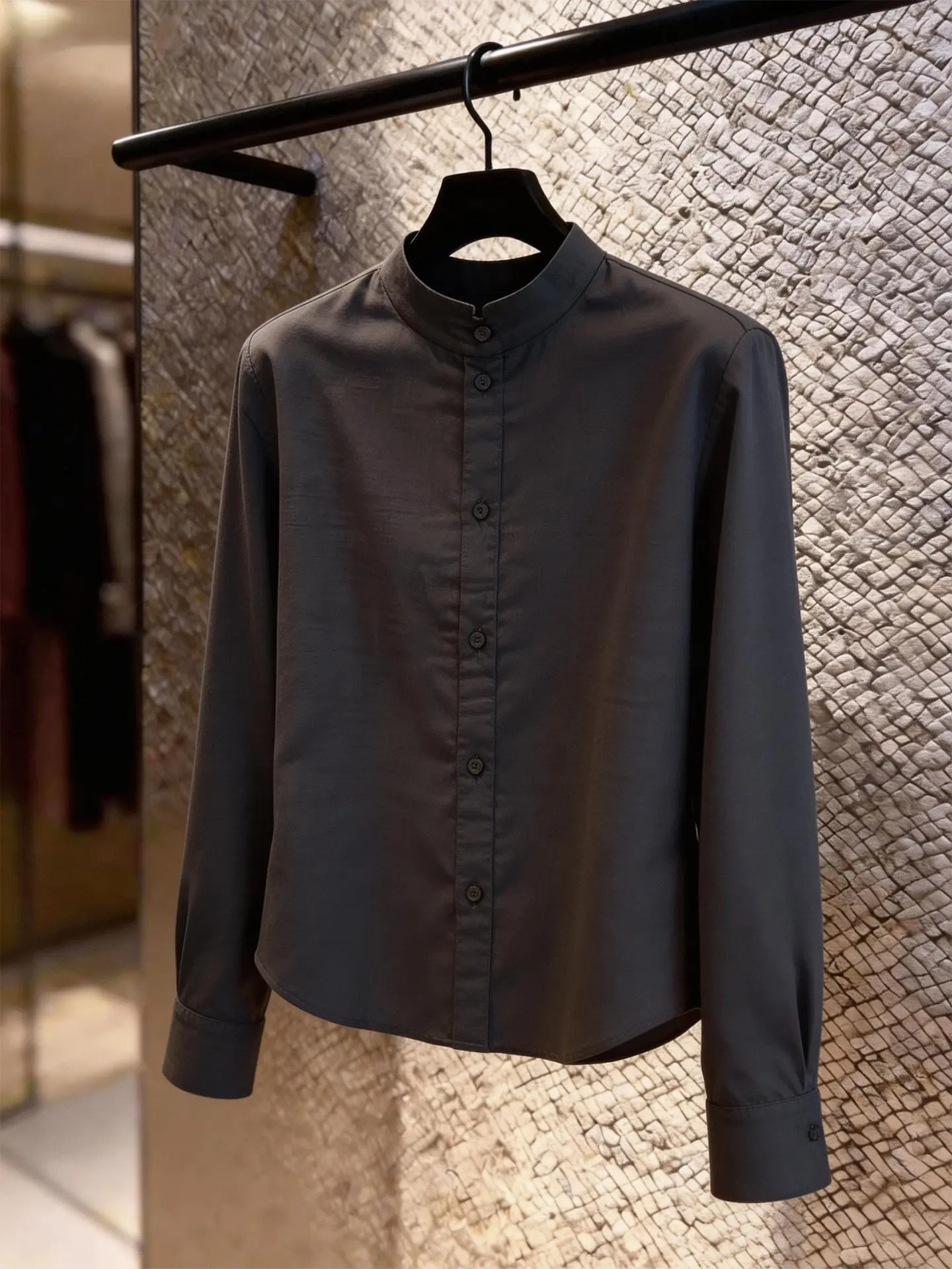 

Elegant Minimalist Long Sleeve Stand Collar Shirt Women's Fashionable Slimming Versatile Spring 2026 New Style Commute Wind