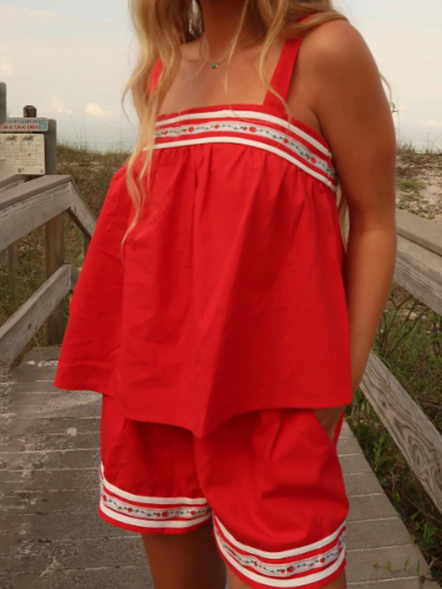 

Комплект из бретельки и шорт с цветочной кружевной отделкой для женщин, топ без рукавов Babydoll, шорты для отдыха с эластичной резинкой на талии, комплект из 2 предметов