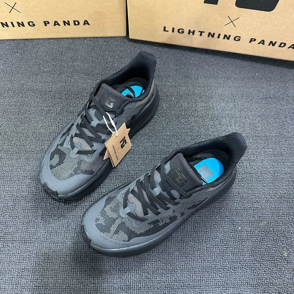 

Hot-selling breathable, lightweight, unisex durable running training shoes with multiple functions. Professional marathon shoes.