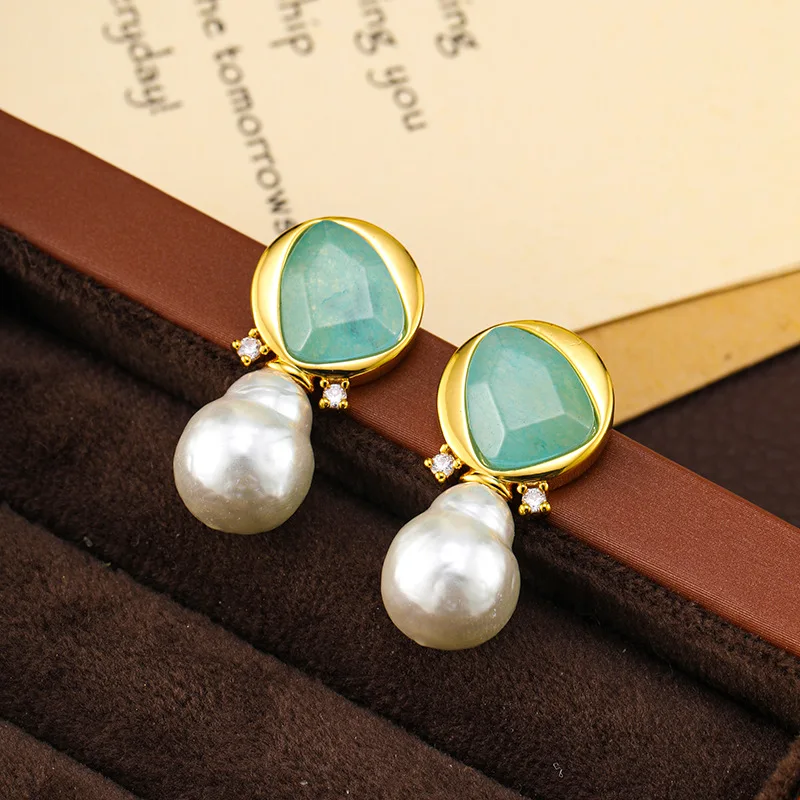 

French style retro inlaid jade pearl stud earrings for women