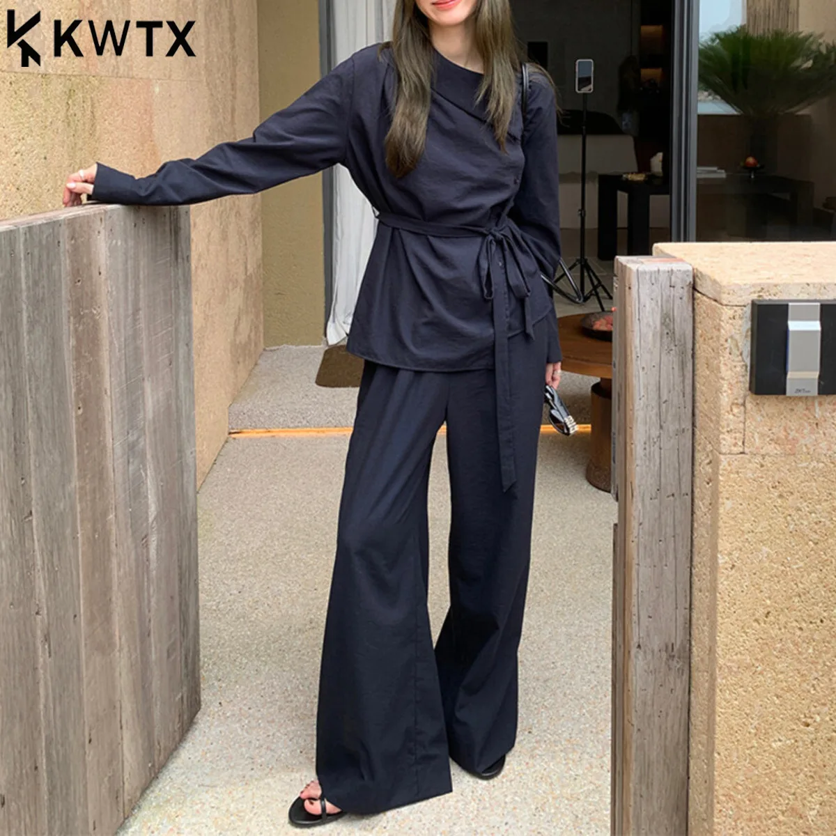 

Женский комплект из двух предметов KWTX: блузка с асимметричным воротником и широкие брюки, легкий, элегантный, шикарный, удобный для похудения SS2025