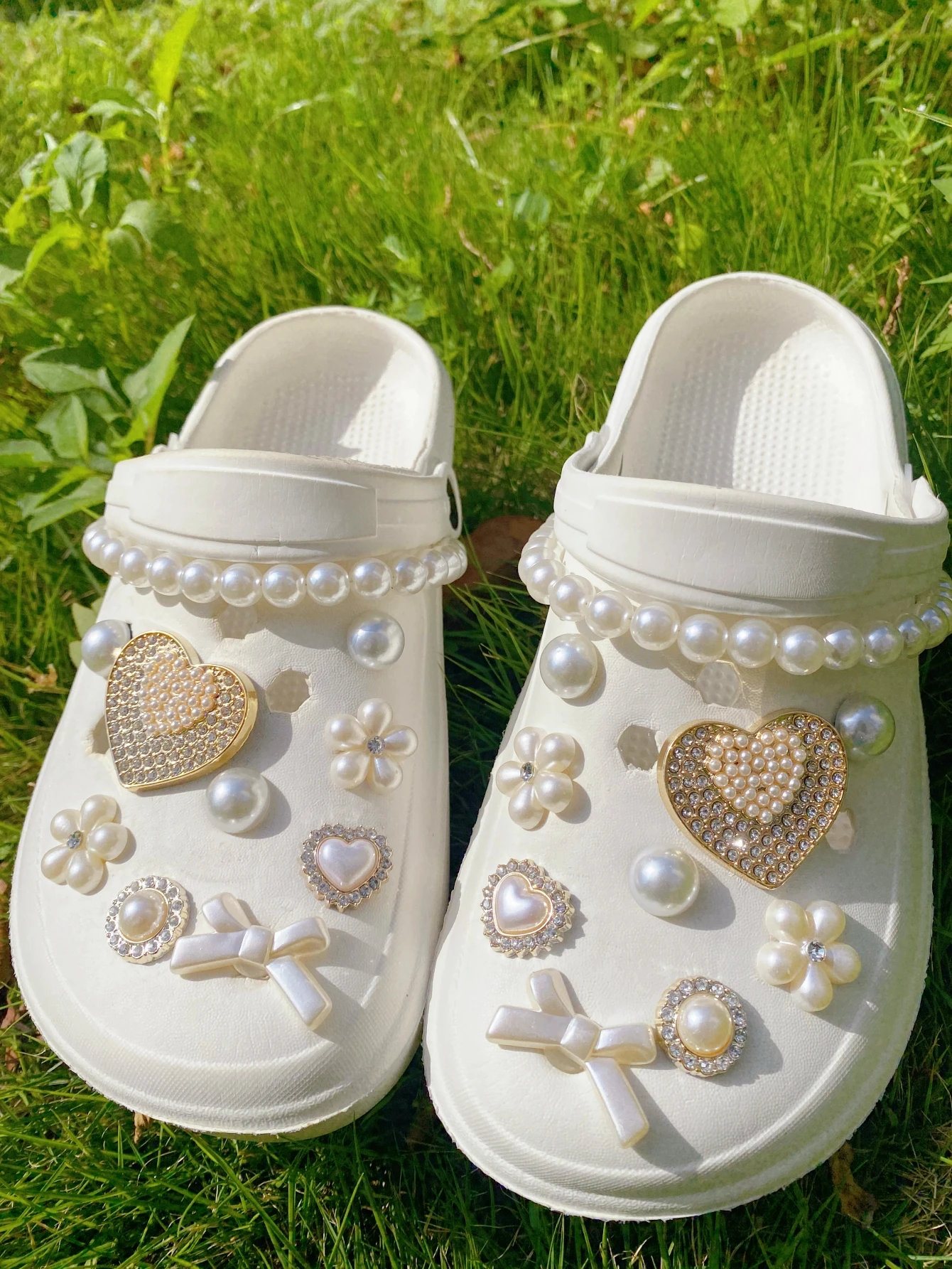 20 beige fashionable (diamond heart, pearl flower, bow, chain) shoe buckles, DIY decorations, multi-functional shoe clip accesso
