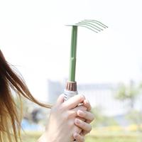 Leaf Rake Manual Weeds Grabber Weeds Puller Tool 5 Claw Stand Up Weeder with Long Ergonomic Handle for Backyard Gardening Farm