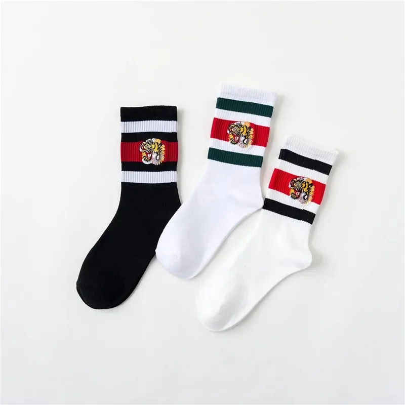 New Unisex Couple Tiger Head Embroidery Socks Men Women Mid Tube Sport Cotton Classic Casual Happy Funny Socks Hip Hop Sox Solid