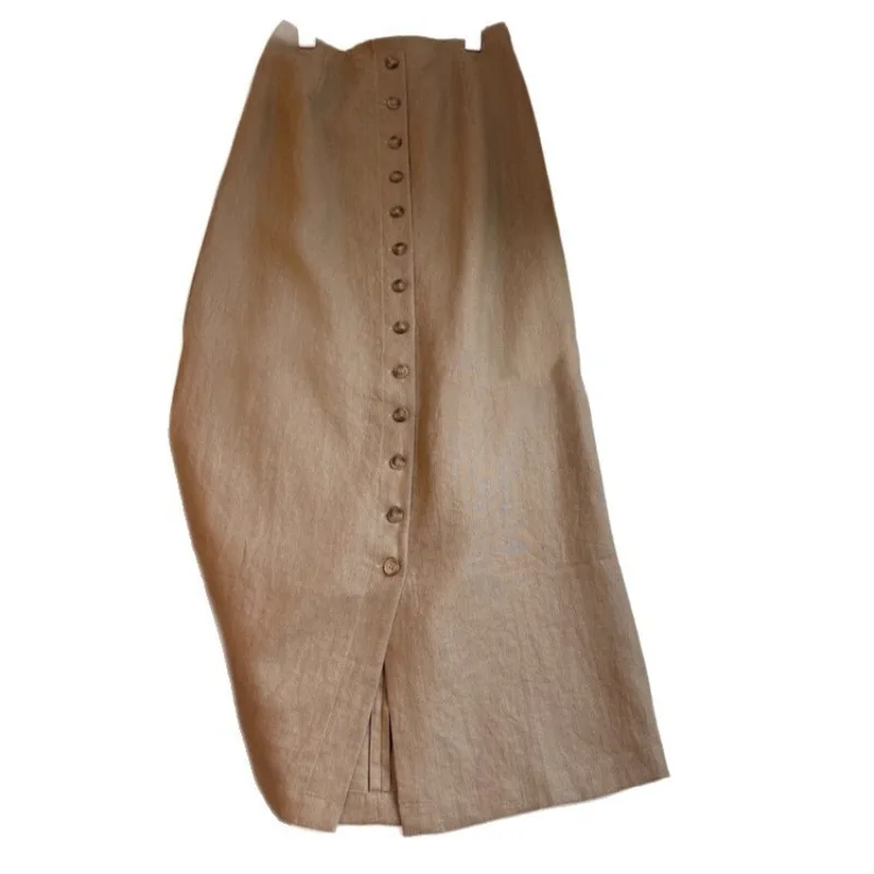 

Женская юбка весна-лето 2026: дизайнерская модель с разрезом и однобортной застежкой