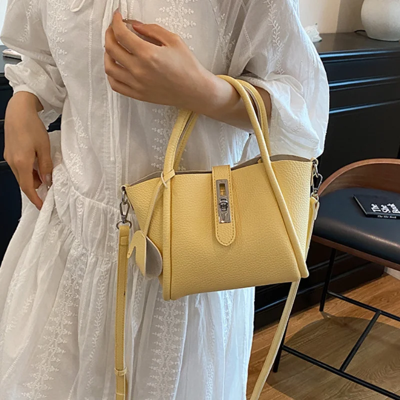 

Luxury Leather Shoulder Bucket Bag Women Litchi Pattern Large Basket Tote Soft Handbag Mommy Bride Wedding Basket Bag With Lock