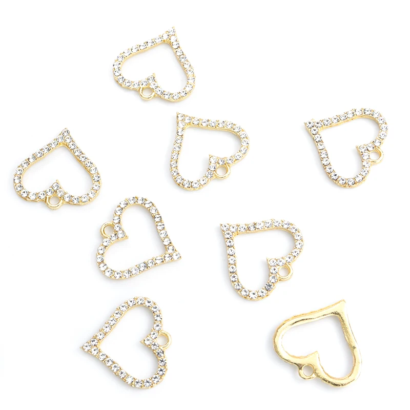 10pcs Shiny Hollow Love Heart Crystals Charm Trendy strass ciondolo in metallo per collana bracciale orecchini che fanno risultati fai da te