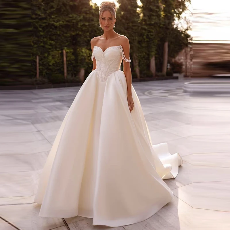 

Exquisite Wedding Dress Full Satin With Beading Ball Gown Sleeveless Strapless Customized Bridal Dress Lace Up Vestido De Novia