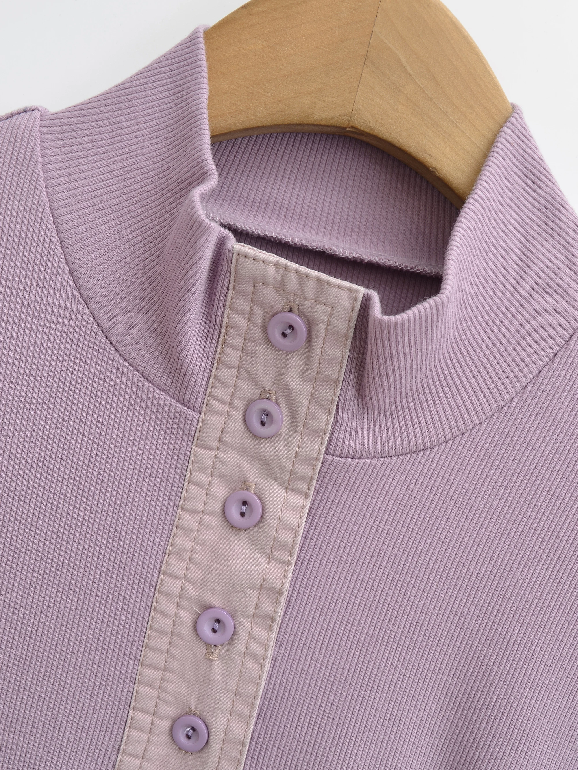 Nowe wiosenno-jesienne patchworkowe bluzki z wysokim kołnierzem, dopasowane koszulki damskie z długim rękawem, krótka bluzka bazowa typu crop top.