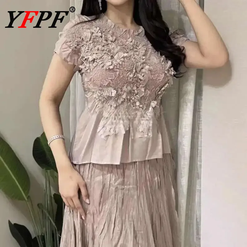 

YFPF складки 2025 Новый женский плиссированный дизайнерский комплект Miyake, 8 цветов, дизайнерские топы с вышивкой + юбка со складками, модная летняя одежда 3A155