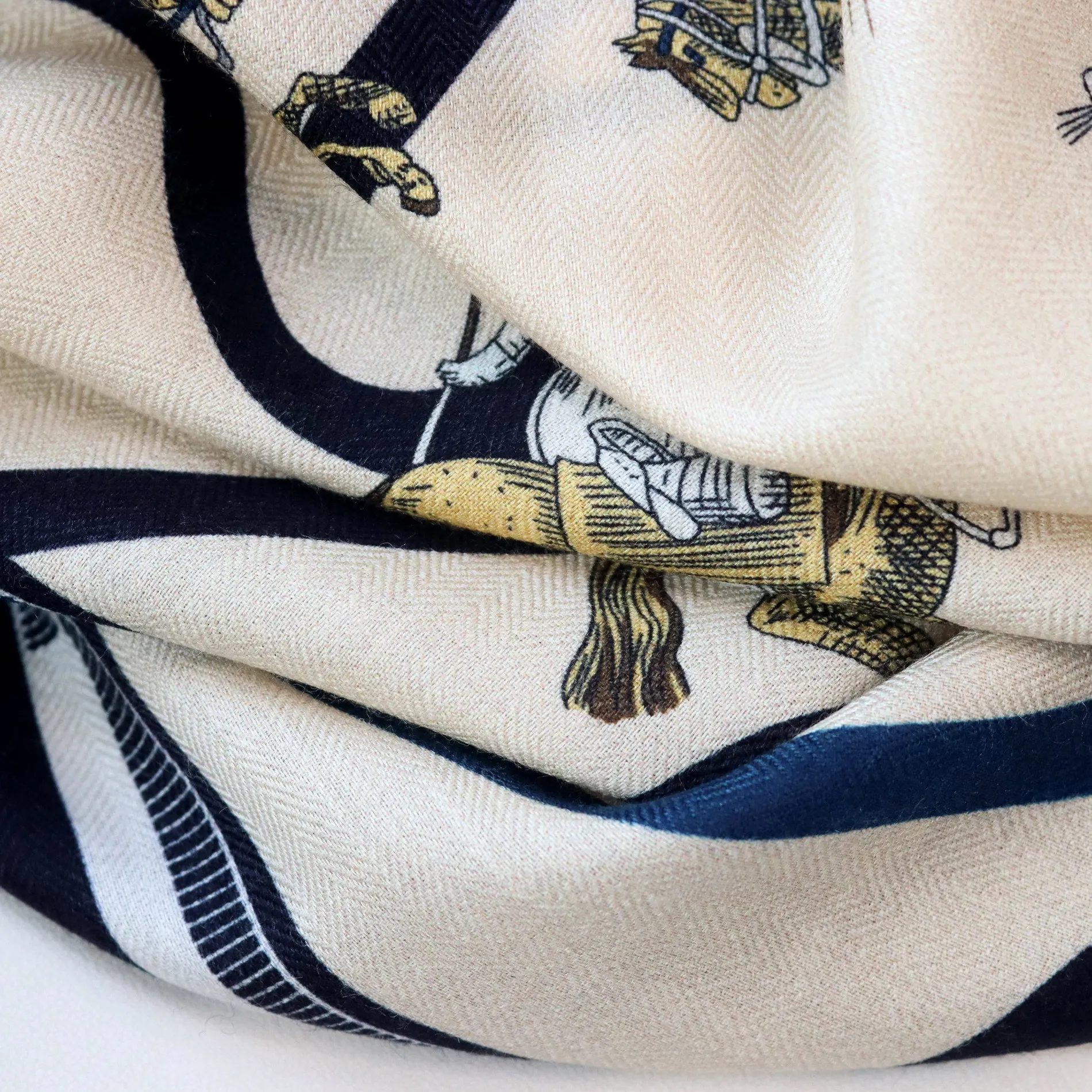 Triangle Wool Silk Scarf Women Warm Soft Shawls Luxury Designer Pashmina Foulard Head Wrap Stole Christmas Gift