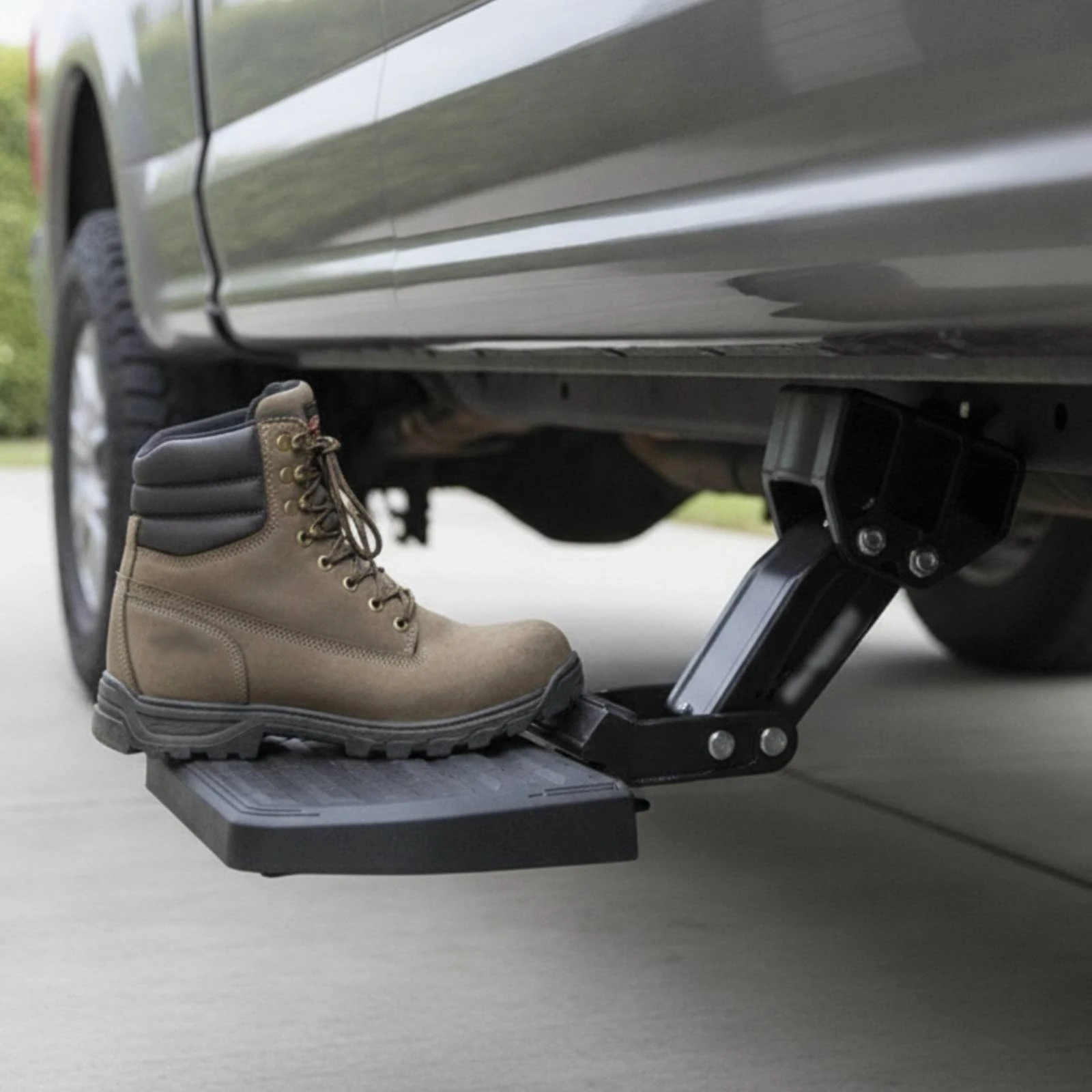 Retractable Side Step Non-Slip Retractable Step Assembly Hardware Heavy-Duty Slimline for Cab Access
