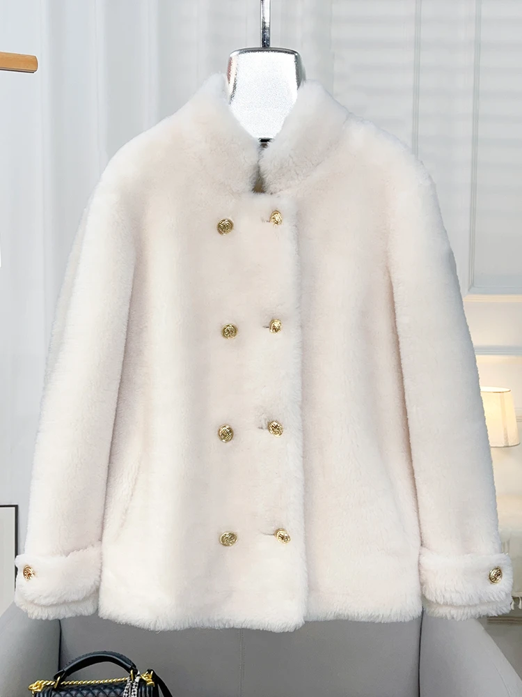 

MENGJIA is a young and winter jacket made of oil, song, lamb fur, and fur, all in fur coat for women