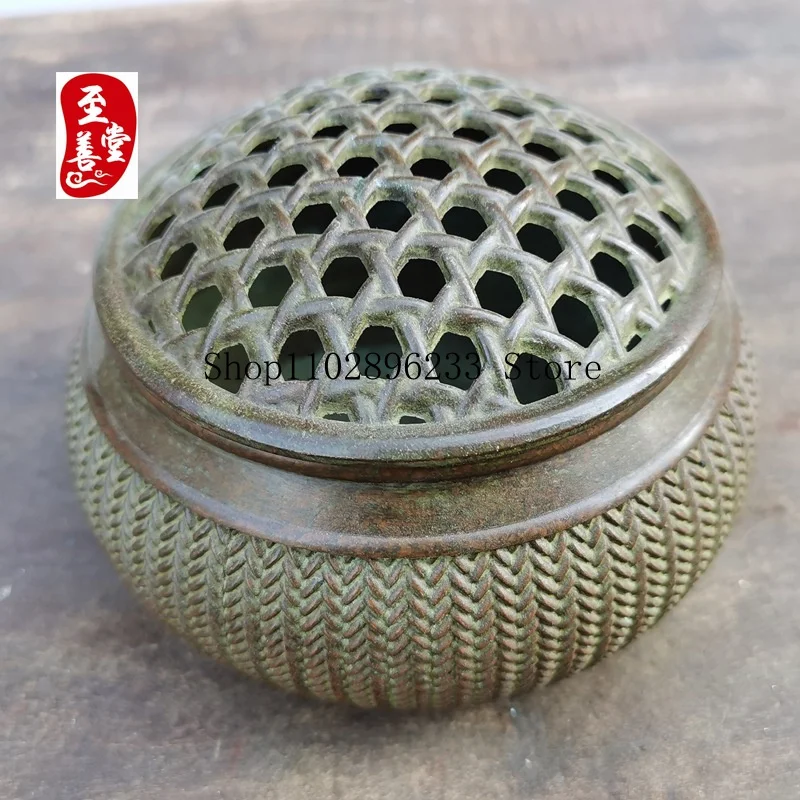 Antique-style alloy copper incense burner with a patina effect, designed for living room decoration10*6.5CM