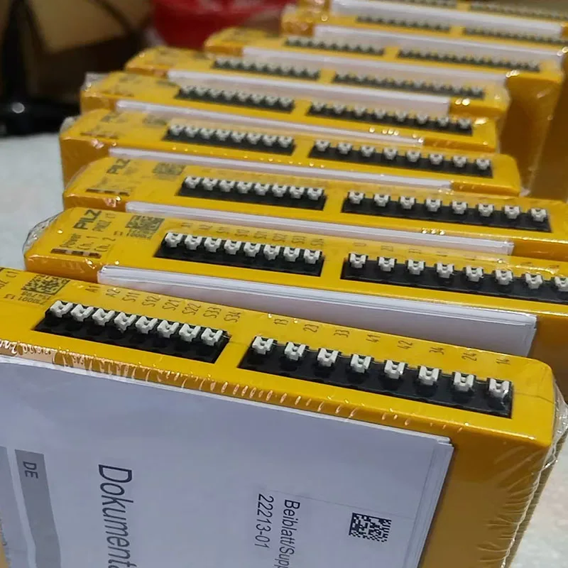 

Brand New and Original 710001 PNOZ C1 24VDC 3n/o 1n/c COMPACT SAFETY RELAY 24 VDC