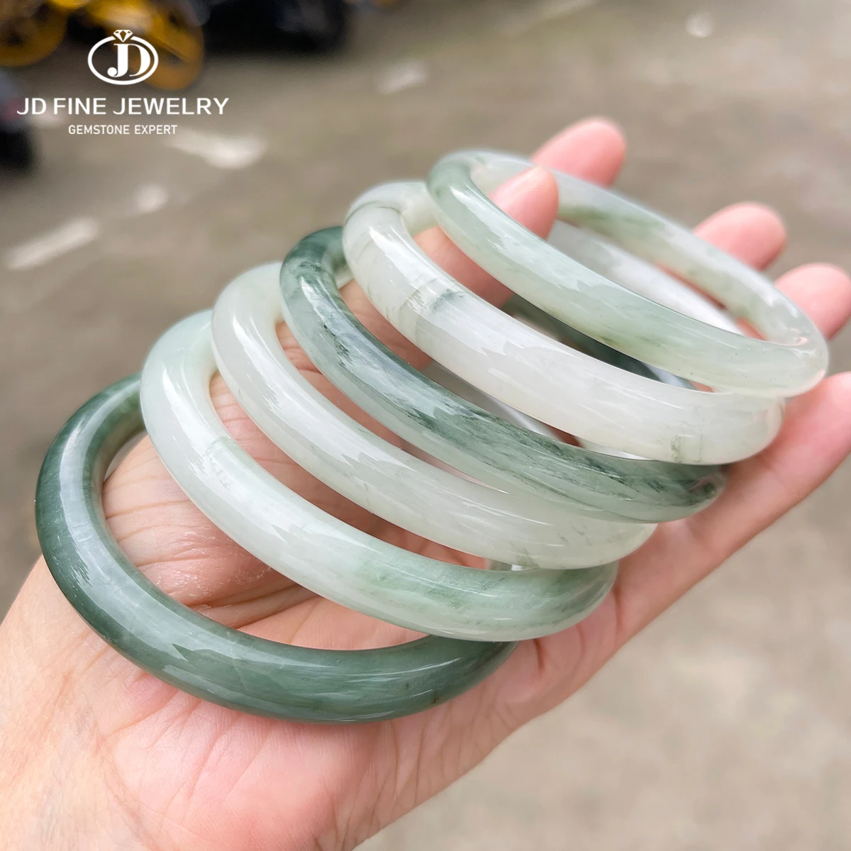 سوار من حجر اليشم الطبيعي من ت - مراجعة Gemstone Bracelet Healing وسعره