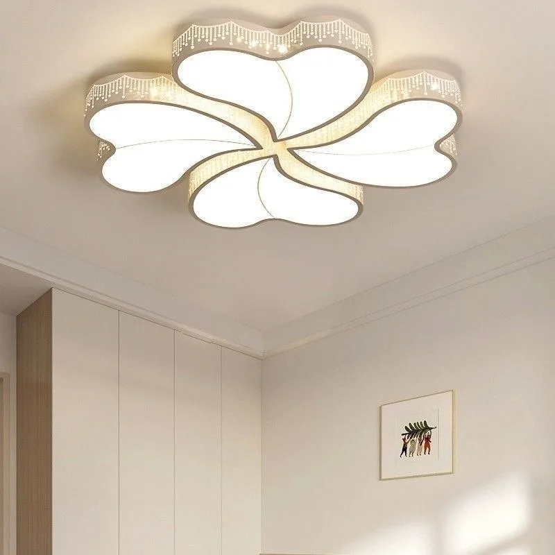 Four Leaf Clover LED Ceiling Light Heart Shaped Warm Romantic Lamp for Living Room Bedroom Kids Room Creative Home Lighting Led