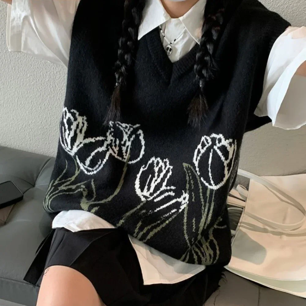 Black Long Women\'s Sweater V-neck Vest Knit Tops for Woman Graphic Aesthetic Y2k Vintage Sale Korean Style Economics 90s Warm