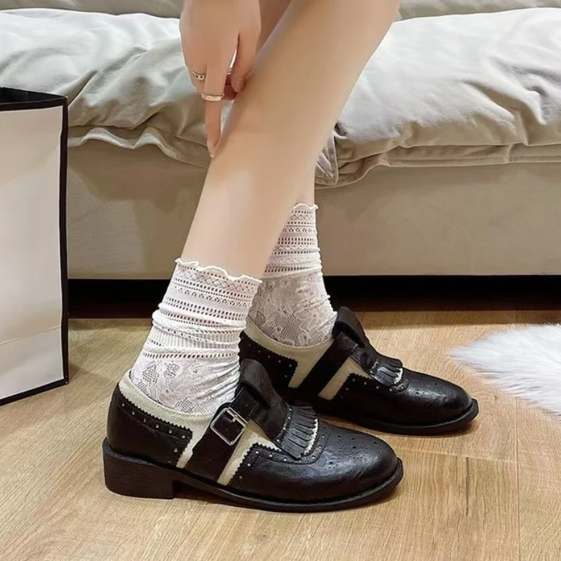 Woman Fashion Brogue Shoes Woman  Vintage S British Style Flats Platform Women Cut-Outs Casual Women  Shoes Zapatos De Mujer