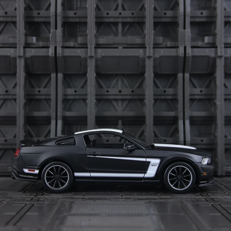 마이스토 1:24 시뮬레이션 2012 포드 와일드 보스 302 합금 자동차 모델 장식품 정적 슈퍼카 선물 도어 개폐 가능