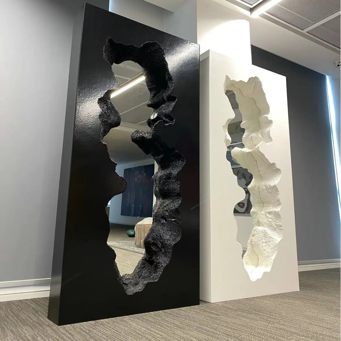 Italian high-quality broken mirror fiberglass injection molding ornament simple modern full-body mirror ins bedroom trendy play